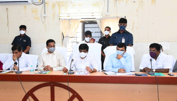 మహారాష్ట్ర సరిహద్దుల్లో కొవిడ్‌ స్పెషల్‌డ్రైవ్‌