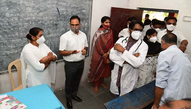 వ్యాక్సిన్‌ వేయించుకోవాలి