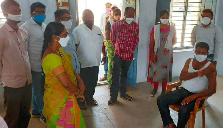 వ్యాక్సినేషన్‌ ప్రక్రియను వేగవంతం చేయాలి