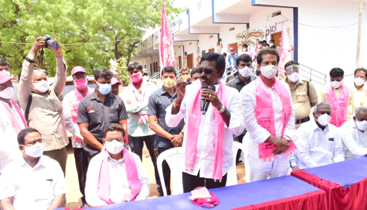 ఖమ్మంలో జోరుగా మంత్రి పువ్వాడ  ప్రచారం