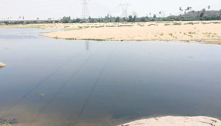 మానేరులో ముగ్గురు జలసమాధి