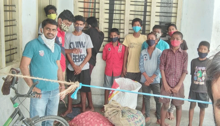 పూర్వ విద్యార్థుల సామాజిక సేవ