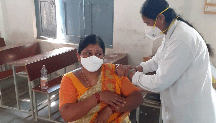 మాస్క్‌తోనే కరోనా కట్టడి