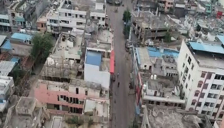 నిరుపయోగంగా చౌరస్తాల్లోని బోర్లు