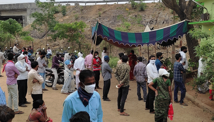 విజృంభిస్తున్న కరోనా మహమ్మారి