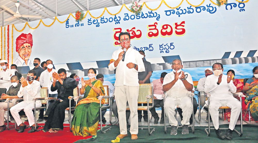 మన పథకాలు ఎక్కడైనా ఉన్నయా?