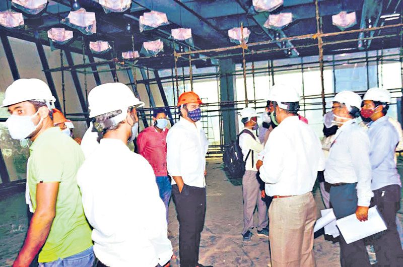 టీహబ్‌ నిర్మాణాన్ని పరిశీలించిన మంత్రి కేటీఆర్‌