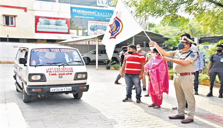 సమస్య నుంచి పుట్టిన సాయం