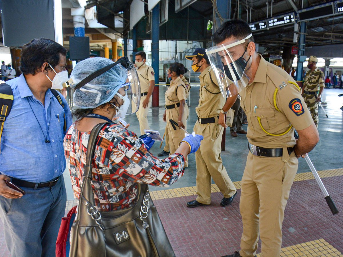 మహారాష్ట్రలో కరోనా కల్లోలం: కరోనా పాస్‌ కోసం ఇలా అప్లై చేయండి..