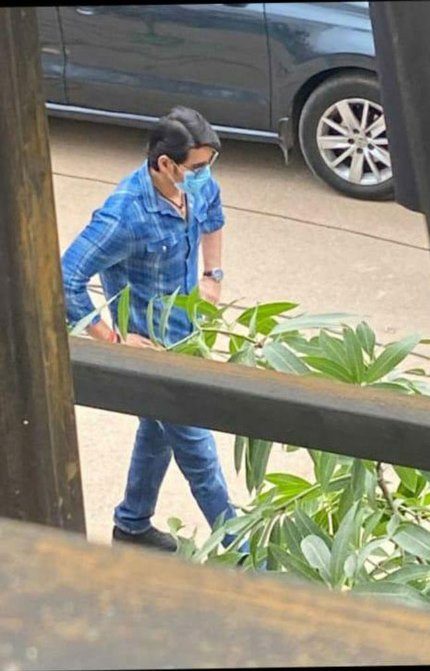 ‘బ్లూ’లో బాబు అదిరాడు