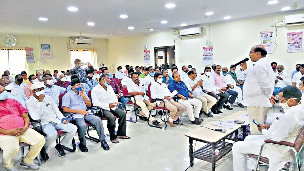 ఉద్యోగుల ఆత్మబంధువు సీఎం కేసీఆర్