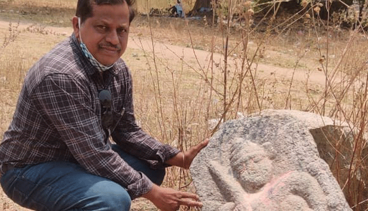 జంగాలమఠంలో వీరగల్లు విగ్రహం లభ్యం