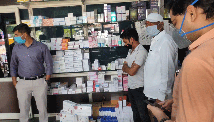 ప్రైవేట్‌ దవాఖానపై దాడులు