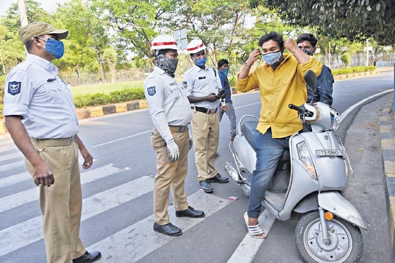 మాస్క్‌ తప్పనిసరి