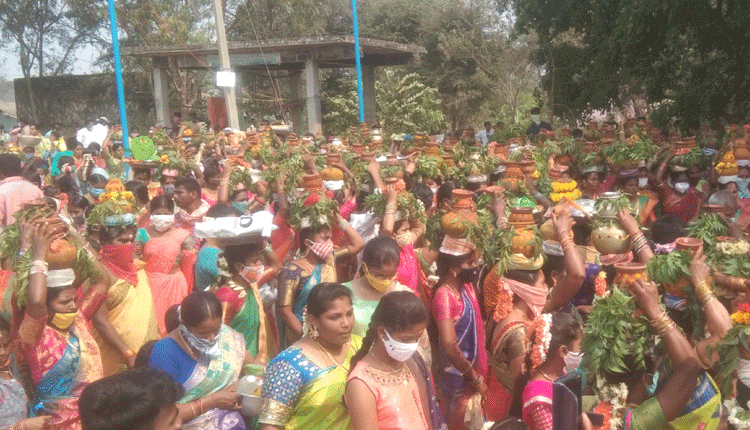 కనులపండువగా బద్ధిపోచమ్మ బోనాల జాతర