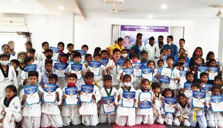 తైక్వాండోలో రాణించి ఒలింపిక్స్‌కు అర్హత సాధించాలి