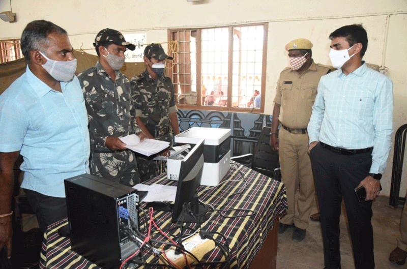 ప్రతి పోలీస్‌కు టీకా తప్పనిసరి