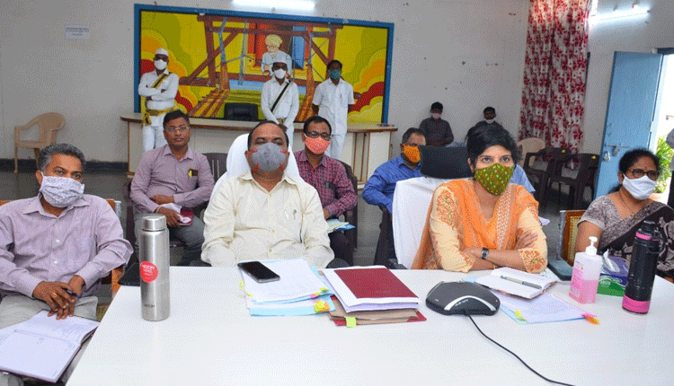 జిల్లాలో రోజూ 2,500 మందికి వ్యాక్సిన్‌ ఇవ్వాలి