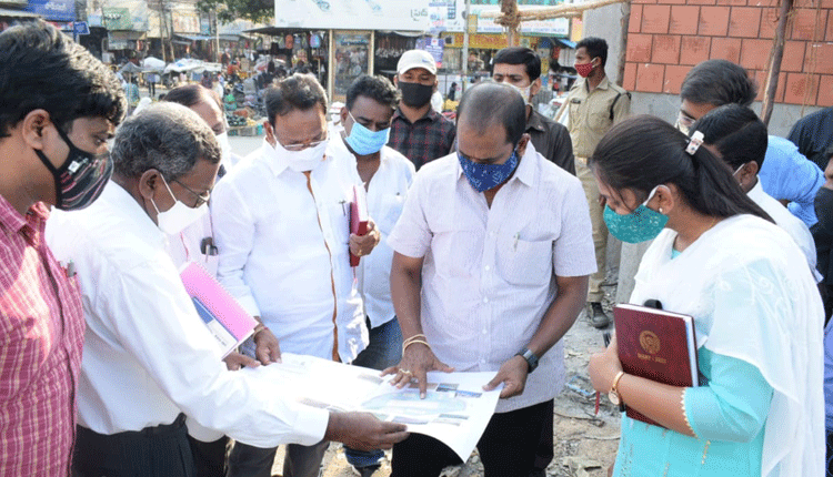 అభివృద్ధి పనులు త్వరగా పూర్తిచేయాలి