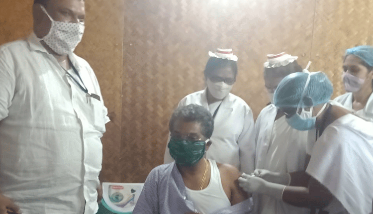 ప్రతిఒక్కరూ టీకా తీసుకోవాలి