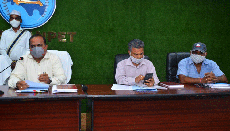 మాస్కులు ధరించాలి