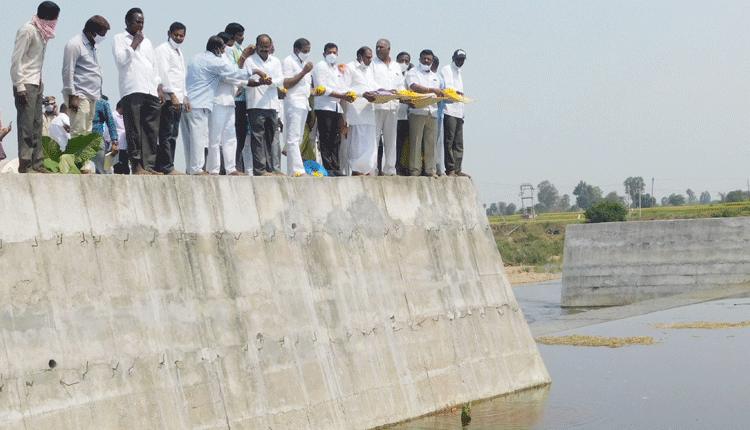 సీఎం కృషితో రైతుల కల సాకారం