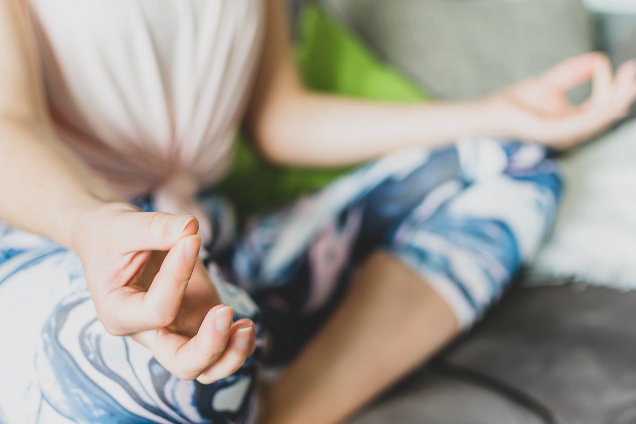 Yoga: శ్వాస‌కోశ స‌మ‌స్య‌ల‌ను అధిగ‌మించాలంటే.. ఇలా చేయండి..