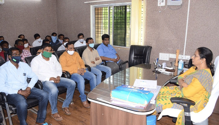 అధిక చార్జీలు వసూలు చేస్తే కఠిన చర్యలు