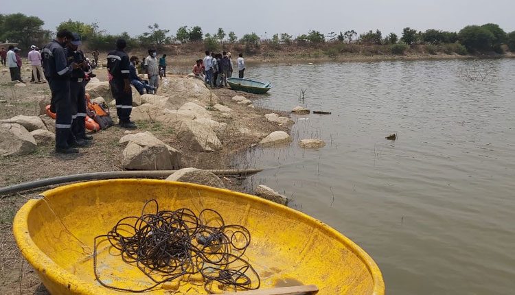 చెరువులో మునిగి యువకుడు మృతి