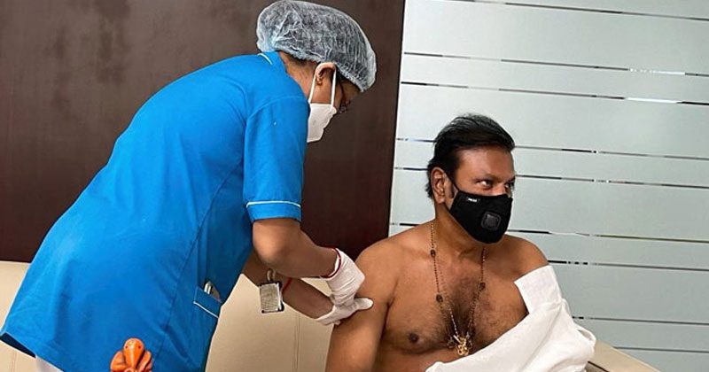 సెకండ్ డోస్ వ్యాక్సిన్ తీసుకున్న మోహ‌న్ బాబు