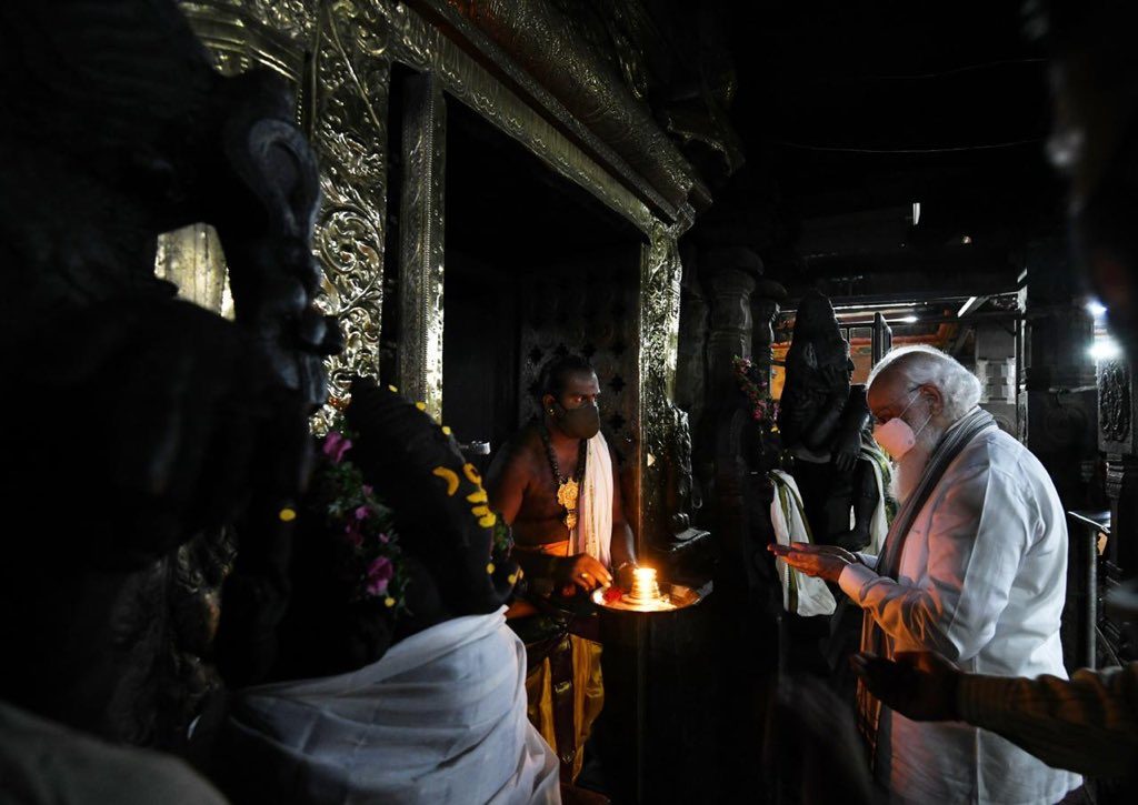 మీనాక్షి ఆల‌యంలో మోదీ పూజ‌లు