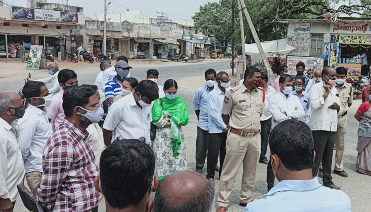 కరోనా కట్టడి అందరి బాధ్యత