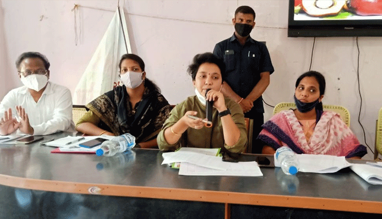 సమన్వయంతో పని చేయాలి