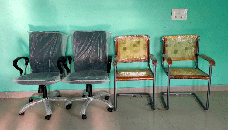 రైతు వేదికలకు ఫర్నిచర్‌