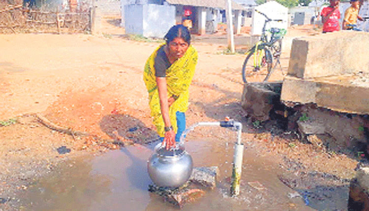 భగీరథ వచ్చె.. కన్నీటి కష్టాలు తీర్చె