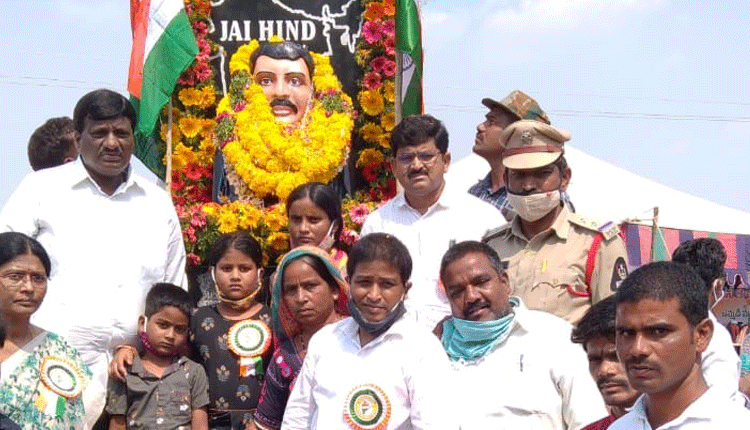 హవల్దార్‌ పరశురాంనాయక్‌ను ఆదర్శంగా తీసుకోవాలి