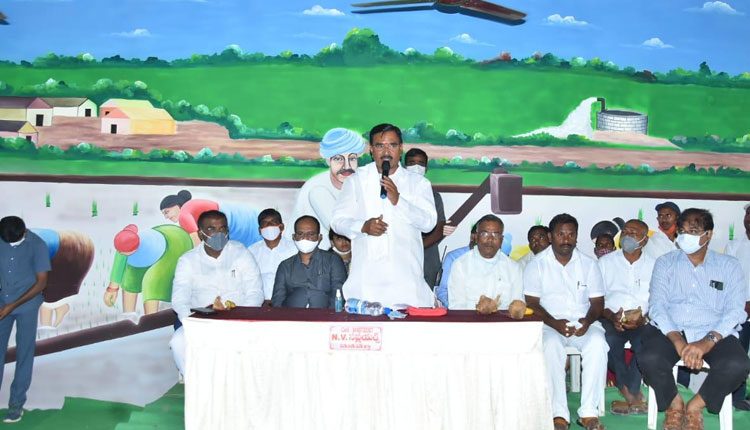 రైతులు డిమాండ్‌ ఉన్న పంటలనే పండించాలి