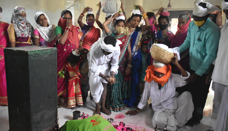 ఇంద్రాదేవికి చైత్రమాసం మొక్కులు