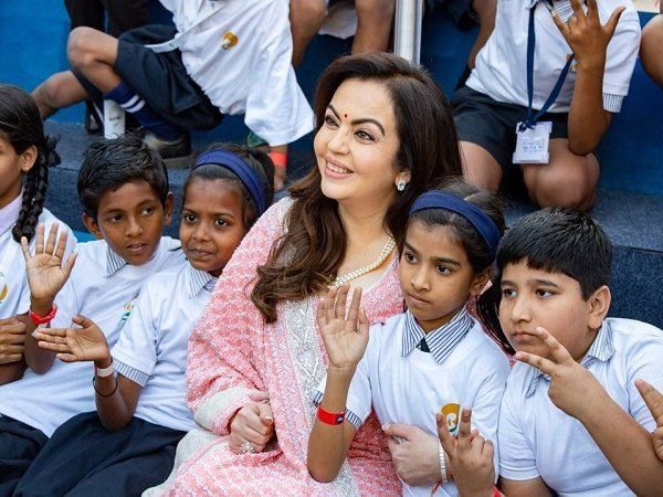 రిల‌య‌న్స్ ఫౌండేష‌న్ ఆధ్వ‌ర్యంలో వేయి ఆక్సిజ‌న్ ప‌డ‌క‌లతో కొవిడ్ సెంట‌ర్లు!