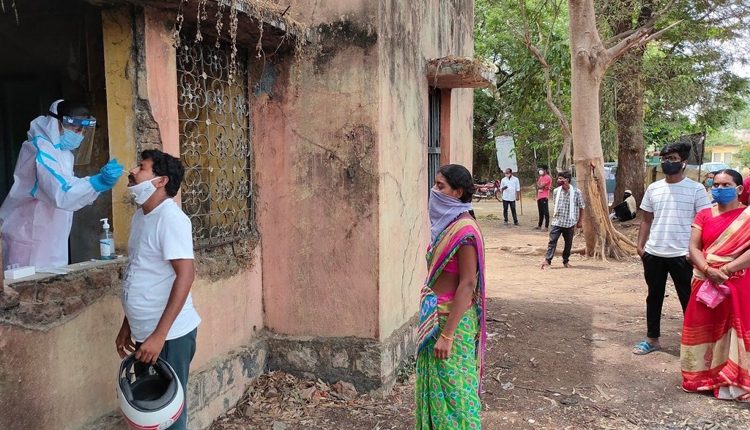 కొనసాగుతున్న పరీక్షలు, వ్యాక్సినేషన్‌