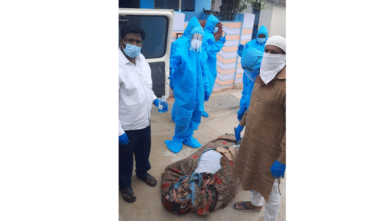 మానవత్వం పరిమళించిన వేళ..