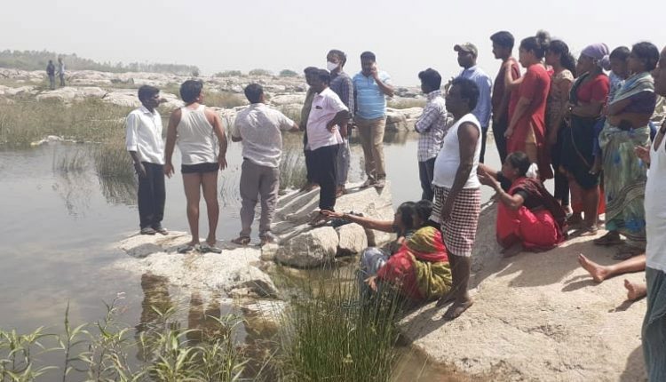 విషాదం : గోదావరిలో స్నానానికి వెళ్లి ఆరుగురి మృతి