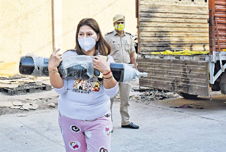 ఆక్సిజన్‌కు ఎందుకింత కష్టం?