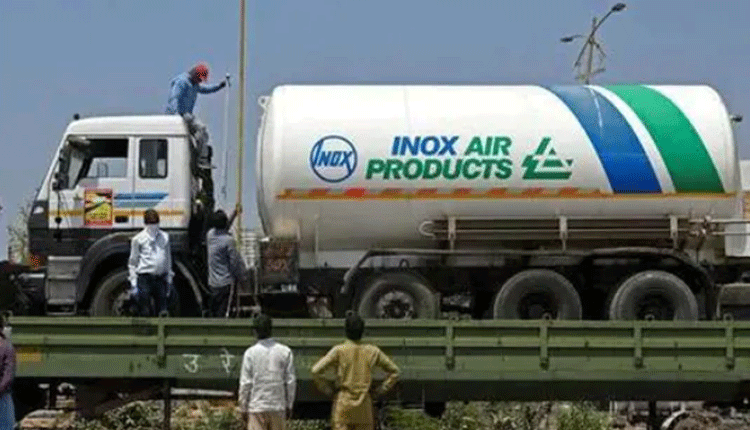 ఢిల్లీకి బ‌య‌లుదేరిన‌ 70 ట‌న్నుల ఆక్సిజ‌న్ ఎక్స్‌ప్రెస్‌