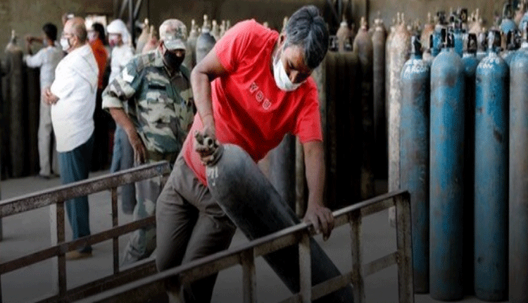 ఆక్సిజ‌న్‌, రెమ్‌డెసివిర్ బ్లాక్ మార్కెట్‌పై స‌మాచారం ఇస్తే రూ.25,000