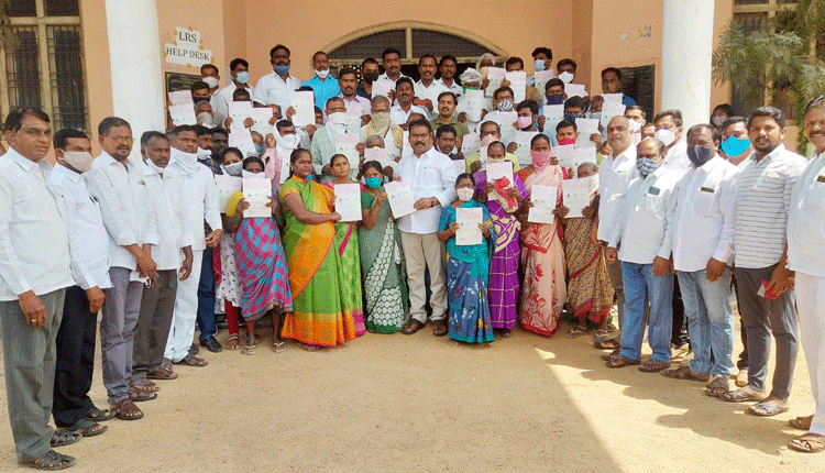 నిరుపేదలకు వరం సీఎంఆర్‌ఎఫ్‌