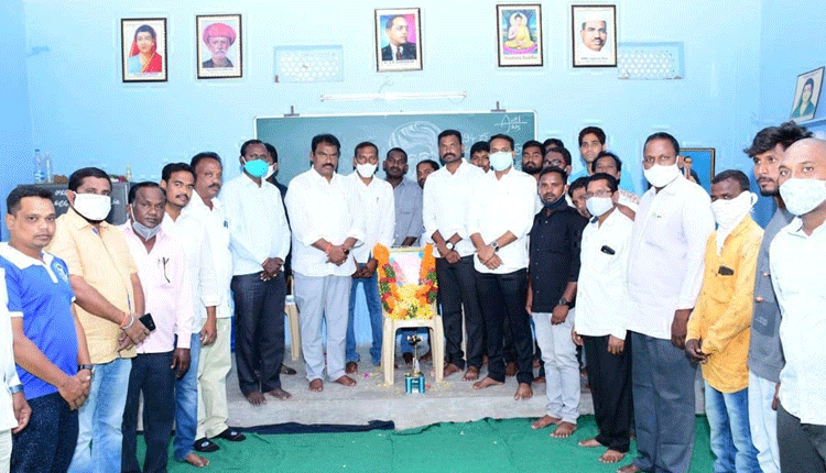 బడుగు, బలహీన వర్గాల ఆశాజ్యోతి ఫూలే