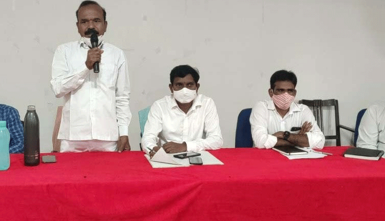 కరోనా కట్టడికి ప్రతి ఒక్కరూ కృషి చేయాలి