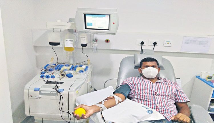 ఒకరికి ఒకరై తోడుంటే… కరోనాను జయించవచ్చు