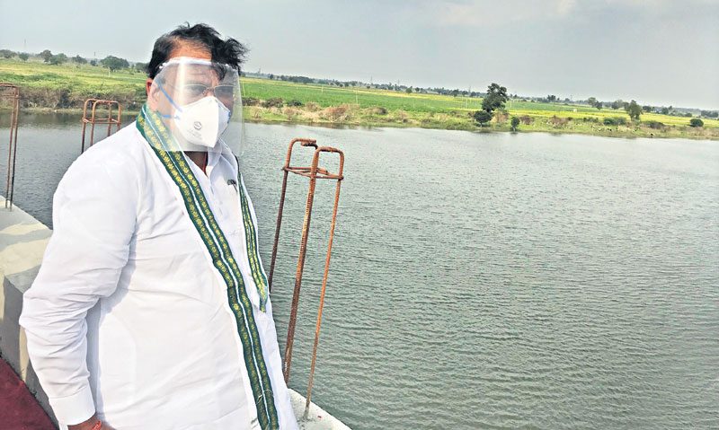 నీళ్లు.. నాడు కండ్లల్లో నేడు ప్రాజెక్టుల్లో